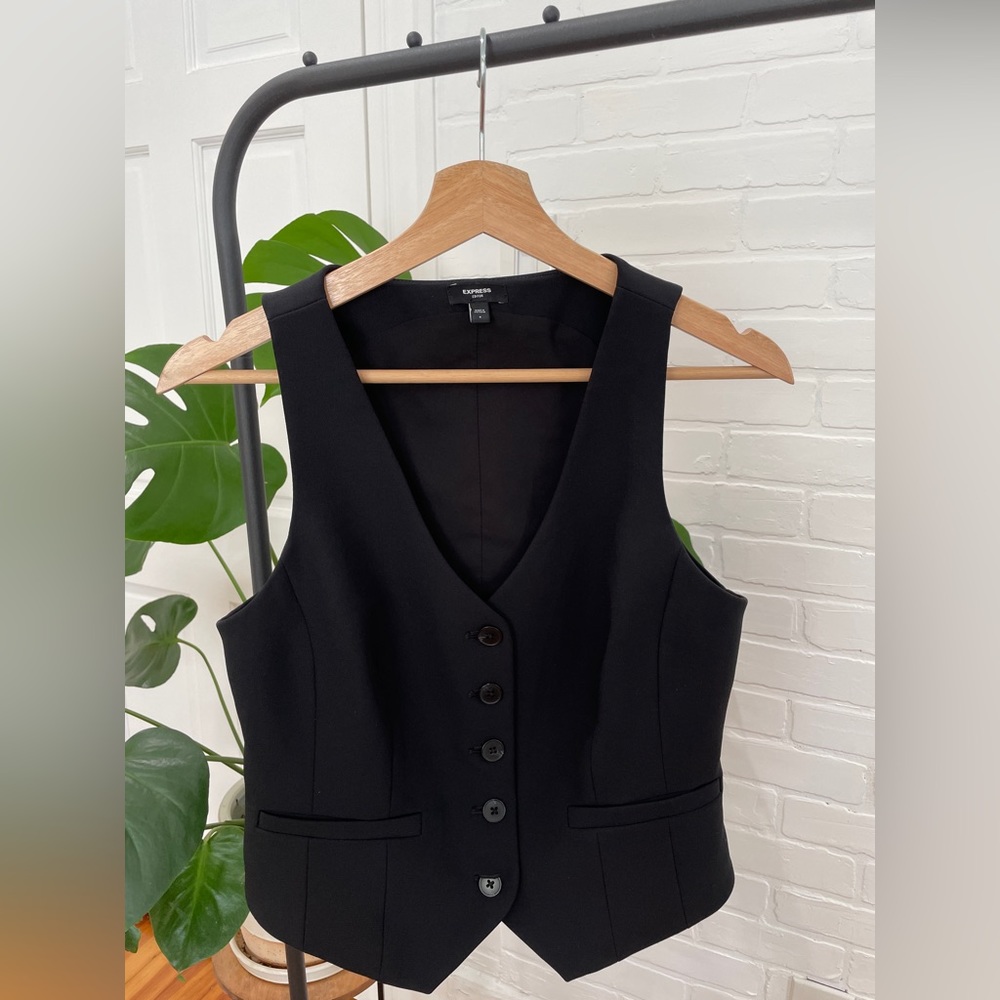 Express cropped vest